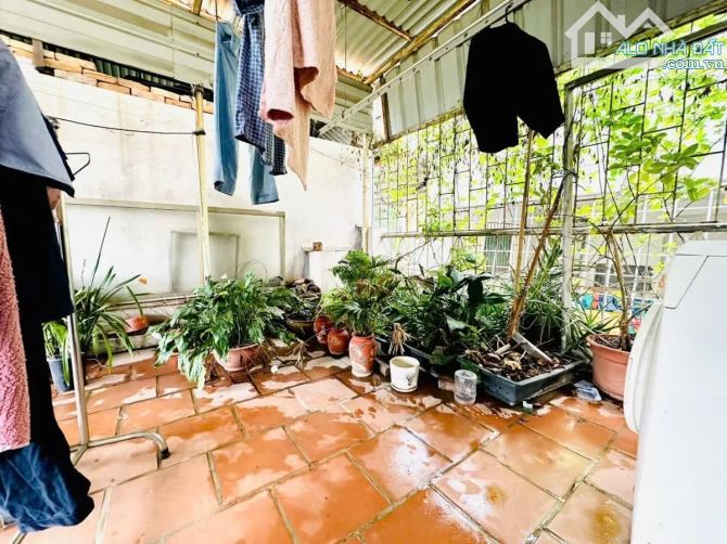Phố Vũ Hữu 31m mặt tiền 6m 5 tầng 8.35 tỷ, 2 thoáng, ngõ thông, gần ô tô. - 1