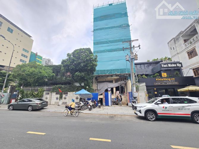 Cho thuê tòa nhà Nguyễn Đình Chiểu Quận 1 DT 9x25.5m 8 Lầu giá thuê 400 triệu