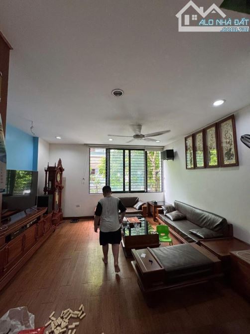 Siêu hiếm chủ nhà bán nhanh căn đấu giá đường Hoàng Công 60m2 giá 15.9x tỷ - 1