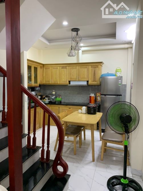 Cho thuê nhà nguyên căn ở An Thắng, Biên Giang, Hà Đông. DT 33m x 4 tầng, giá 6tr - 1