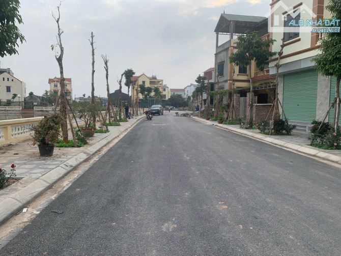 Bán đất Mai Lâm Đông Anh 80m2 , đường trước đất rộng 8m. Giá chỉ nhỉnh 100tr/1m2 - 1