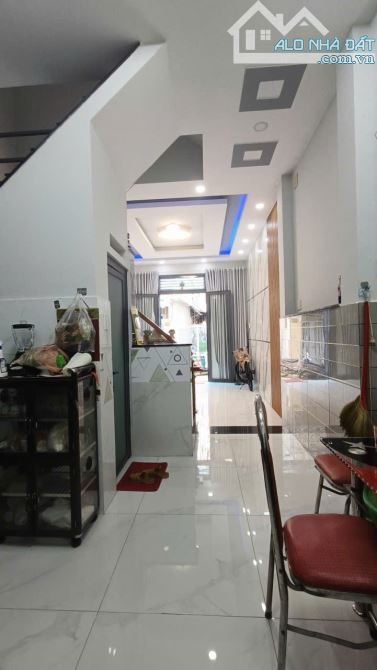 Bán gấp nhà đẹp 3 tầng, Hương Lộ 2, Bình Tân, 48m², thiết kế hiện đại, ô tô đỗ cửa, 5.x tỷ - 1
