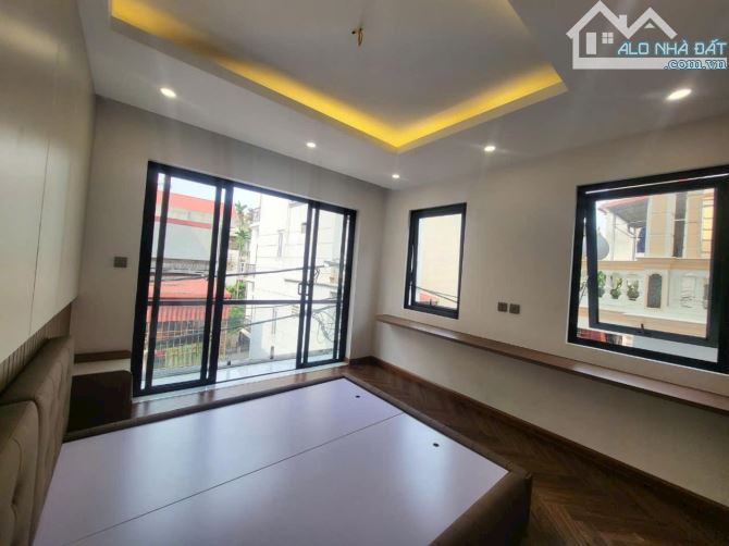 NHÀ ĐẸP - VIỆT HƯNG - LONG BIÊN- DT 64M * 4,5T. MT 4M DÂN XÂY HƠN 13 TỶ XÍU - 1