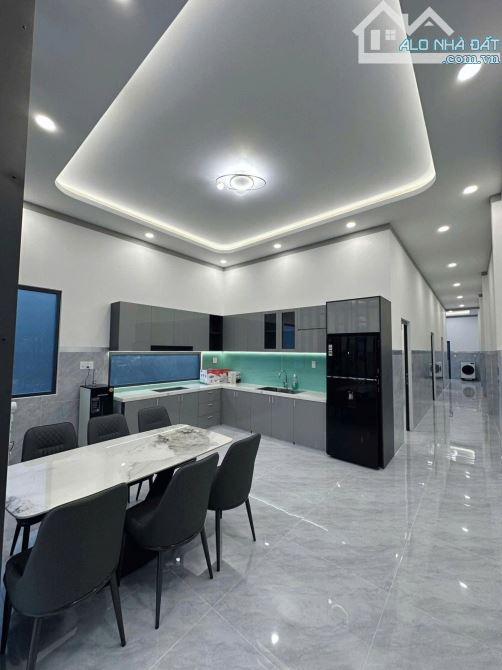 :  🏡 BÁN NHÀ KIỂU BIỆT THỰ - GIÁ CHỈ BẰNG NHÀ CẤP 4! 🔥 - 1