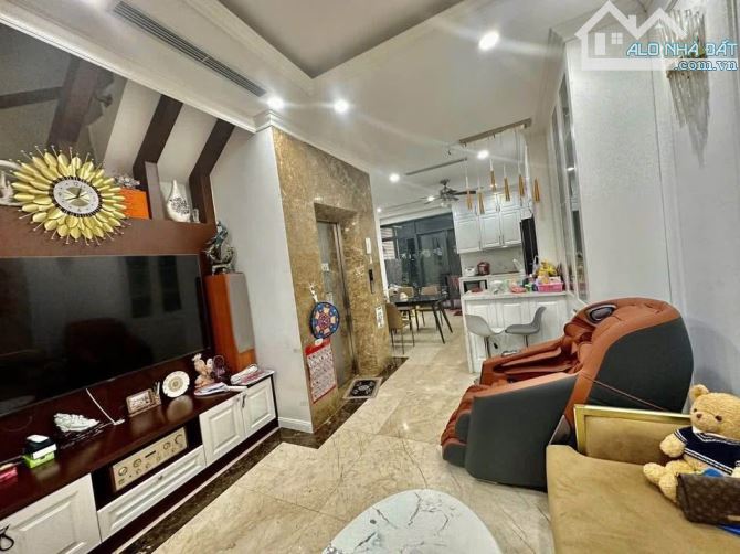 BÁN NHÀ LIỀN KỀ TỔNG CỤC 5 BỘ CÔNG AN, YÊN XÁ, TÂN TRIỀU, 7T THANG MÁY, GARA, VỈA HÈ, 60M2 - 1