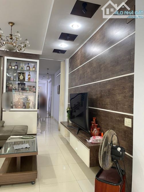 Q8 P1 DƯƠNG BÁ TRẠC Ô TÔ NGỦ NHÀ 99M2 3 TẦNG 4PN RỘNG CÁCH Q1 HIẾM CĂN BÁN 13.3T - 1