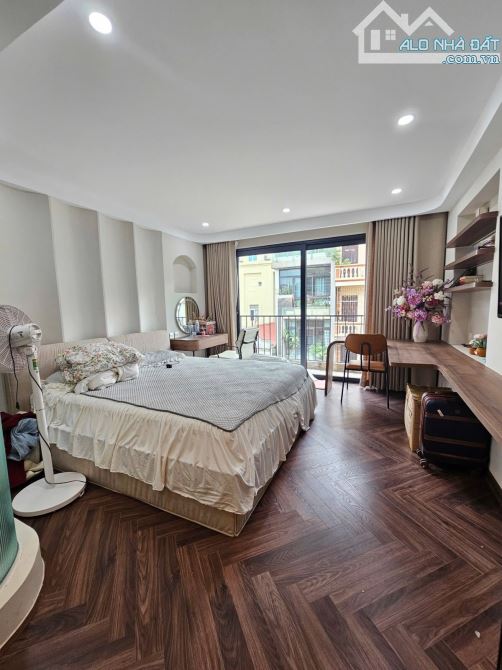 Cần bán căn nhà mặt phố Trúc Bạch, DT 137m2x9T, MT 4,3m, lô góc, SĐ 104m2 KD căn hộ . - 1