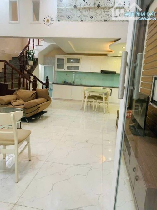 Bán nhà 4,5 tầng- Kiều sơn- 2 mặt ngõ ô tô đỗ cửa ngày đêm- giá 3,68 tỷ- 60m2 - 1