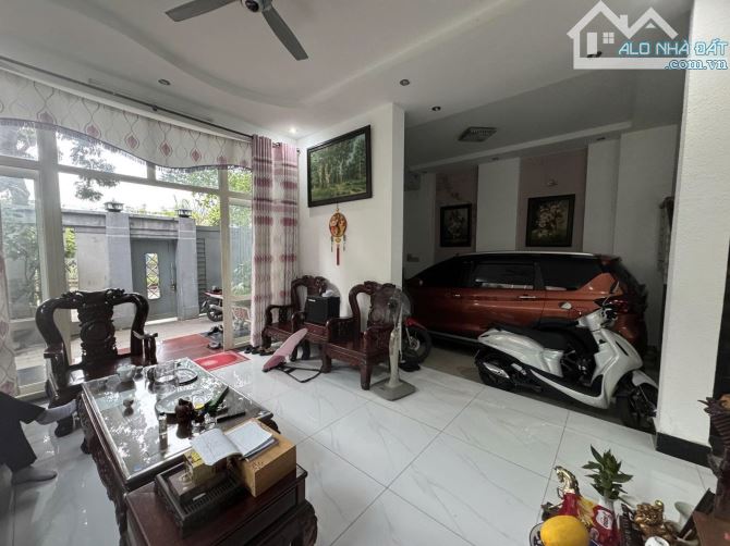 BIỆT THỰ KHU DÂN CƯ PHÚ NHUẬN Q12 - 4 TẦNG 240M2 - 18.65 TỶ. - 1