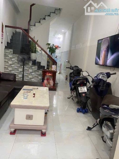 XE HƠI ĐỖ CỬA- VÀO Ở NGAY-2 TẦNG BTCT _NGUYỄN SỸ SÁCH _P15_TÂN BÌNH - 1