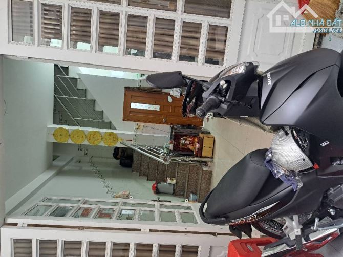Bán nhà 3 lầu hẻm 269 Bà Hom, 3.9 x 7.2 có 2PN 2WC chỉ 3,8 tỷ (TL) - Hẻm thông - 1