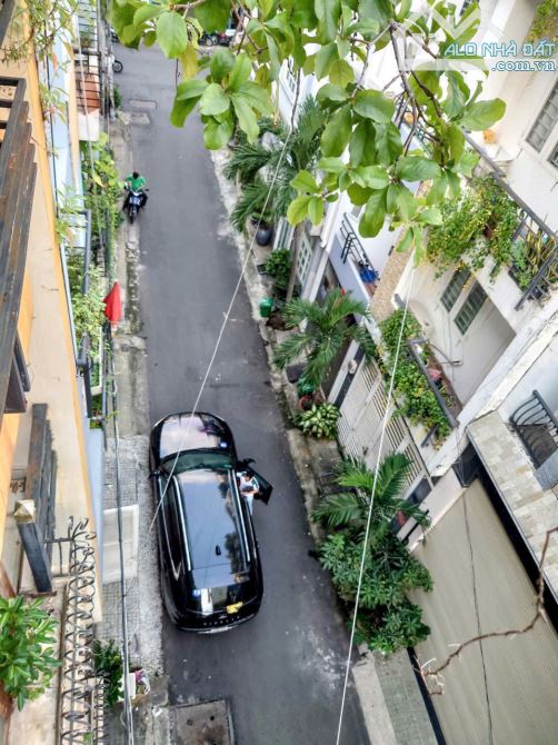 Nhà HXH cách mặt tiền 1 Căn  . DT : 4 x 17m . Hầm 4 Tầng Giá : 14 tỷ - 1