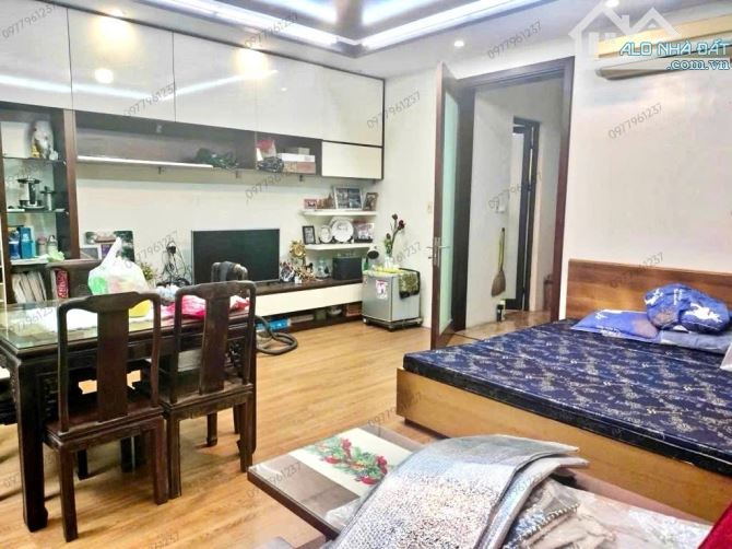 BÁN NHÀ HOÀNG QUỐC VIỆT 62m2. HAI THOÁNG + GARA Ô TÔ, 2 Ô TÔ TRÁNH TRƯỚC NHÀ - 1