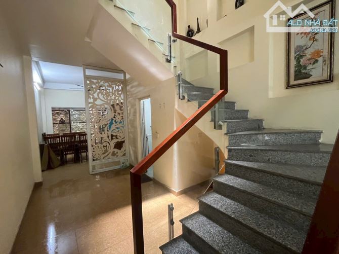 Gia đình tôi bán nhà phố Yên Hoà, sổ đổ riêng 60m2, mặt ngõ kinh doanh - 1