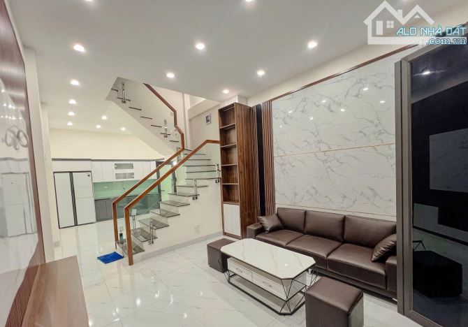 ANH HOÀNG NHỜ GẤP NHÀ PHỐ LÊ TRỌNG TẤN, LÔ GÓC, 2 MẶT NGÕ, OTO 5 TẠ ĐỖ CỬA, 30M RA MẶT PHỐ