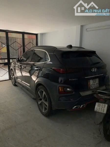 Cho thuê nhà riêng ngõ 850 đường Láng - Đống Đa - Ô tô đỗ cửa vào nhà. - 1