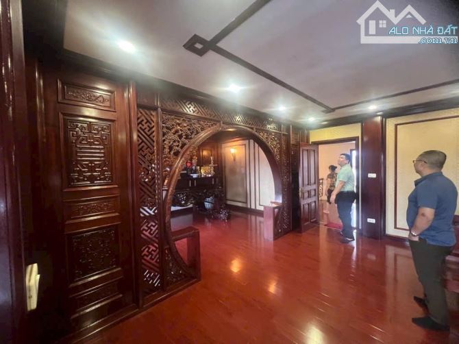🏡🏡 BIỆT THỰ SIÊU VIP - VIỆT HƯNG - LONG BIÊN   🏡. Diện tích 190m x 4 tầng - Mặt tiền 9m - 1