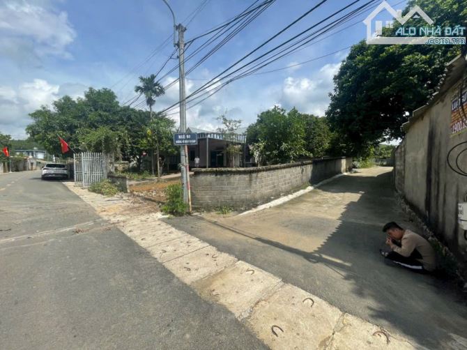 Bán đất Lương Sơn Hòa Bình, 3 mặt tiền view thoáng mát, đường 2 xe tránh. - 1