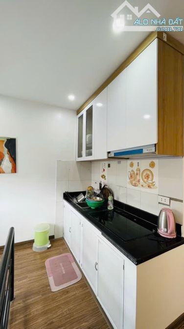 Bán căn tập thể quân đội Hoàng Quốc Việt có sổ thoáng sáng 86m2 giá nhỉnh 4 tỷ - 1