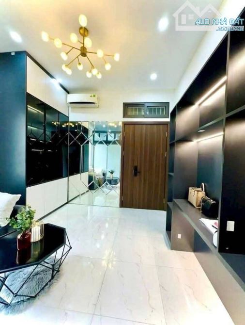 Hơn 2 Tỉ - Tập Thể Trung Tâm Quận HBT - Sổ Chính Chủ - 1