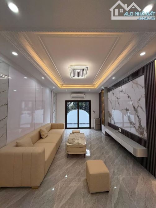 Bán nhà Phố Minh Khai, Tam Trinh, Kinh Doanh, vỉa hè, 45m2 x 6 tầng, Thang Máy, Giá: 16,5ỷ - 1