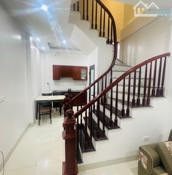 🏡NHÀ ĐẸP Cầu Giấy 50m2, LÔ GÓC 2 thoáng, Ô Tô đỗ cửa, gần Đại học - 1