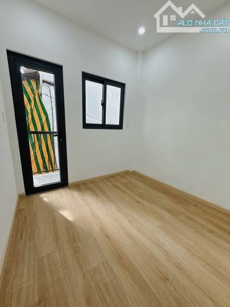 NHÀ ĐẸP ĐINH TIÊN HOÀNG - DTSD 40M2 - 2 TẦNG - HẺM XE HƠI - NHĨNH 3 TỶ -  BÌNH THẠNH . - 1