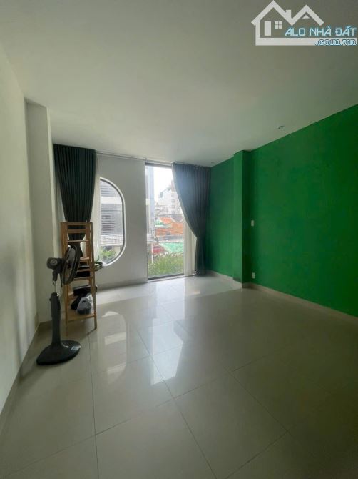 Cần Bán nhà hẻm 10m đường Hùng Vương,Lộc Thọ,Nha Trang gần Biển.Giá 19,9tỷ - 99m2- 3 tầng - 1