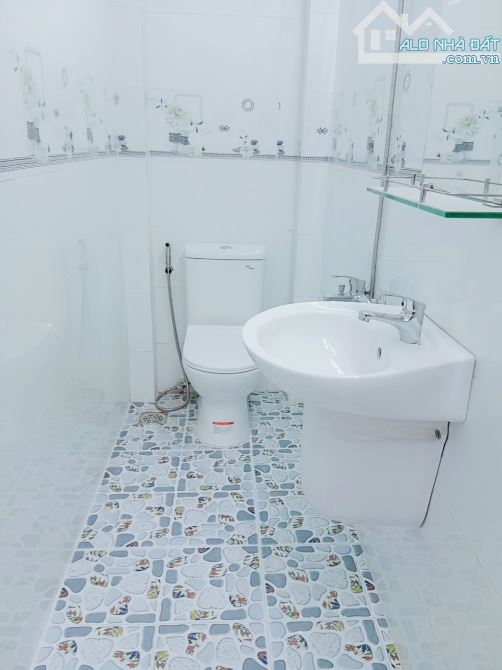 Nhà bán SỔ HỒNG 1 trệt, 2 lầu 4 phòng ngủ tại hẻm 1419 LVL. - 1