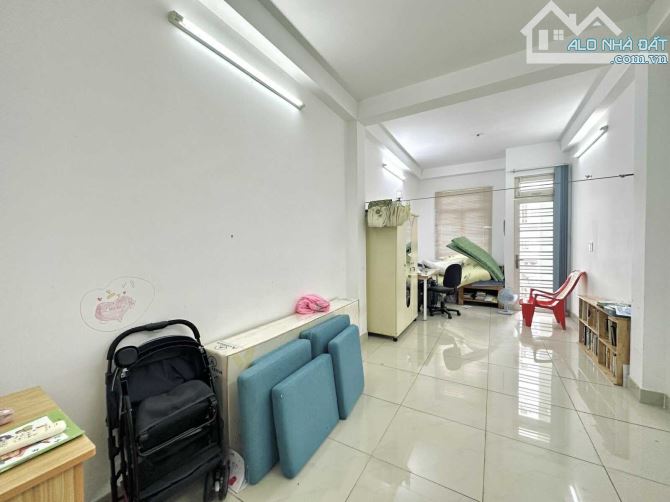 KHU VƯỜN HOA VIP PHÚ NHUẬN- 33M2 - 4 TẦNG - HẺM ÔTÔ 4.5M - 2 CĂN RA MẶT TIỀN - - 1