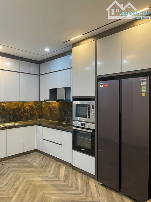 Bán nhà phố Đào Duy Từ, quận Hoàn Kiếm, 3 thoáng, ngõ rộng, 32m2 , MT4m, 5 tầng đẹp. - 1