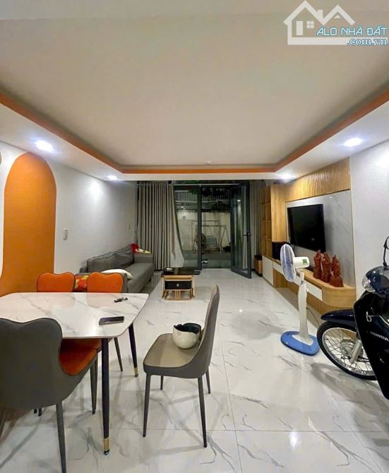 Bán căn shophouse 1 trệt 1 lửng thuộc chung cư CT3 VCN Phước Hải, Nha Trang. 3,7 tỷ - 1