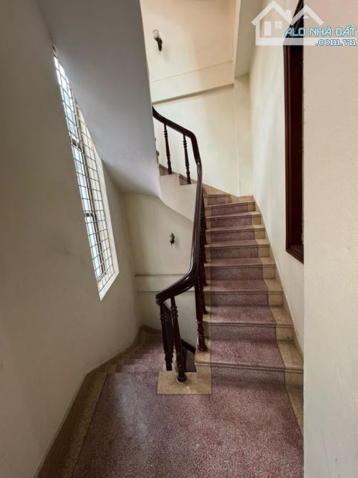 Bán đất tặng nhà, khu phân lô, ô tô đỗ cửa phố Hoàng Văn Thái 70m2 - 1