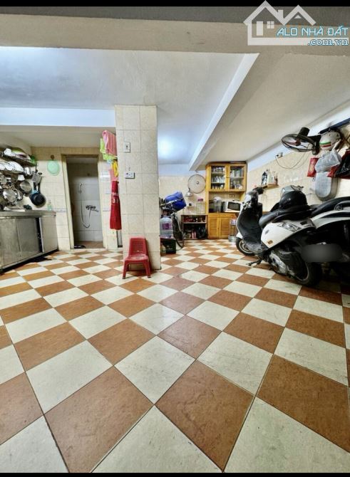 Bán nhà LÔ GÓC 3 THOÁNG mặt phố La Thành, Đống Đa 75m MT5,4 36 tỷ Sổ A4 ĐẸP - 1