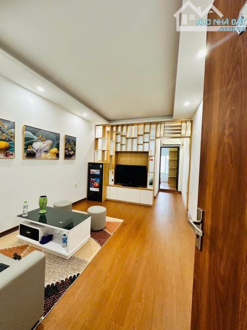 Căn hộ tập thể ở phố Bạch Mai, Minh Khai 2 ngủ giá 2,28 tỷ - 1