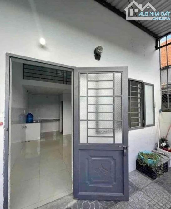 BDS chạy ra dòng tiền ở Tân Thông Hội – Củ Chi. Dãy trọ gồm 6phòng, 1 kioto. DT tổng là 20 - 1