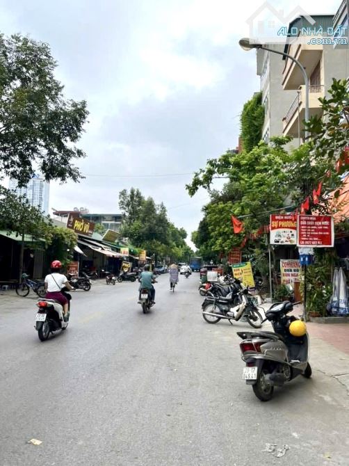 Chính chủ hạ chào 250tr, bán gấp 2 lô góc Văn Phú, 2 mặt tiền trục chính 14M. Ô tô đỗ cửa - 1