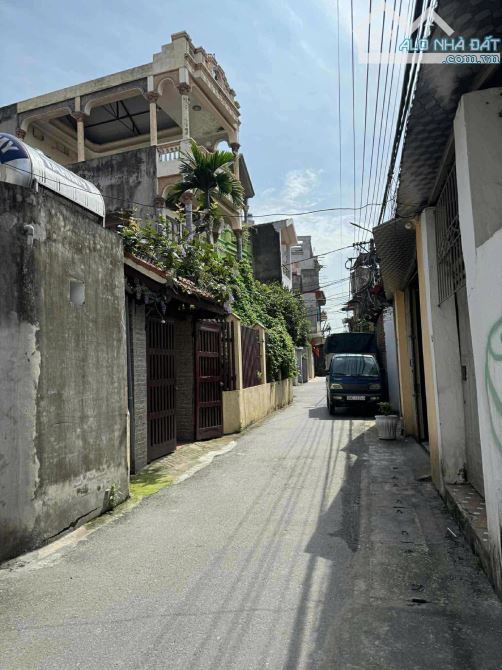 4,95 tỷ Bán !!!! Nhà 4 tầng Mặt Đường Nguyễn Đăng Đạo kéo Dài Khu 5 núi Đại Phúc - 1