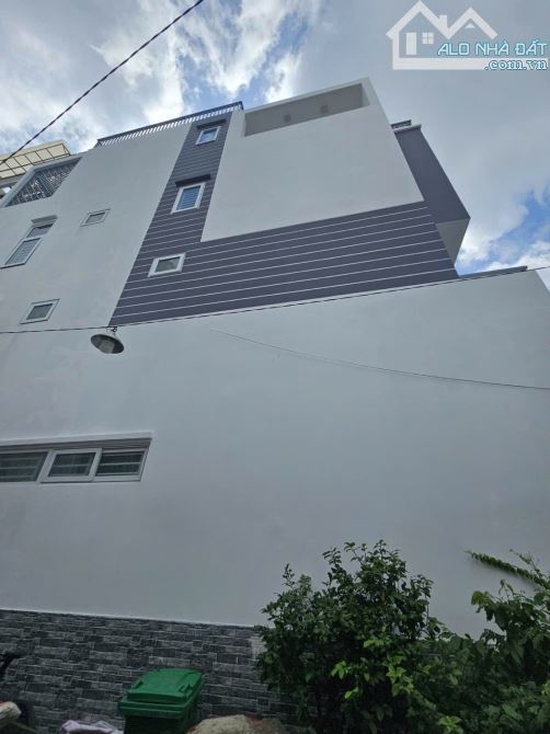 3 CĂN RA MẶT TIỀN NGUYỄN VĂN ĐỪNG Q.5 - HẺM 4M - THÔNG TỨ PHÍA - CHÍNH CHỦ LÂU NĂM - 1