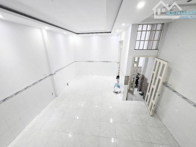 Bán Nhà Tân Phú - 53m2 - Nở Hậu - Shr - Chỉ 5.5 Tỷ TL - 1
