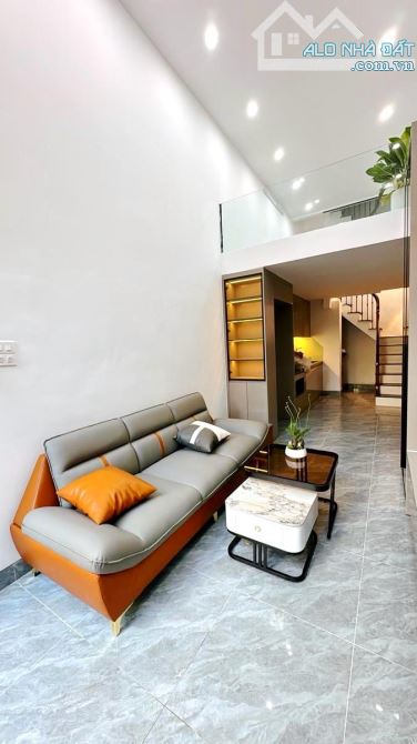 SIÊU HIẾM: Nhà Đống Đa full NT - nhỉnh 6 tỷ - ngõ 3m, ô tô cách 10 bước chân - Alo gặp CC - 1