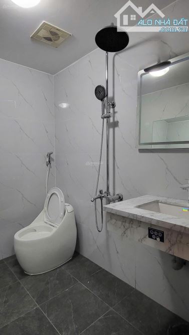 Cho thuê căn Licogi 13 Khuất Duy Tiến, 90m2, 3 ngủ 2vs. Đồ cơ bản đầy đủ. 15,5tr - 1