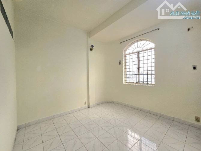 BÁN CĂN GÓC CHUNG CƯ 675 NGUYỄN KIỆM PHÚ NHUẬN - GIÁ 2TY700 - 1