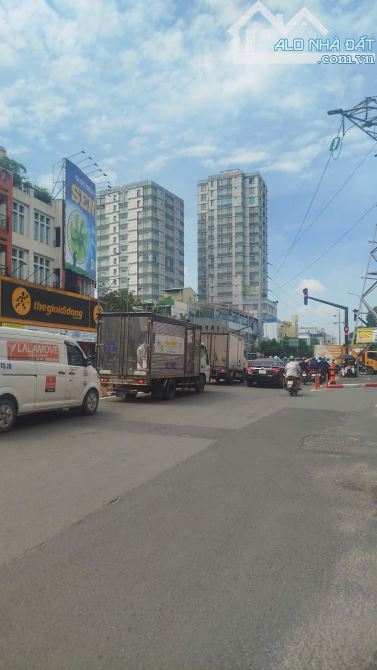 Ngộp Trịnh Đình Trọng - 66m - HXH Giáp Quận 11, Quận 10 - 1