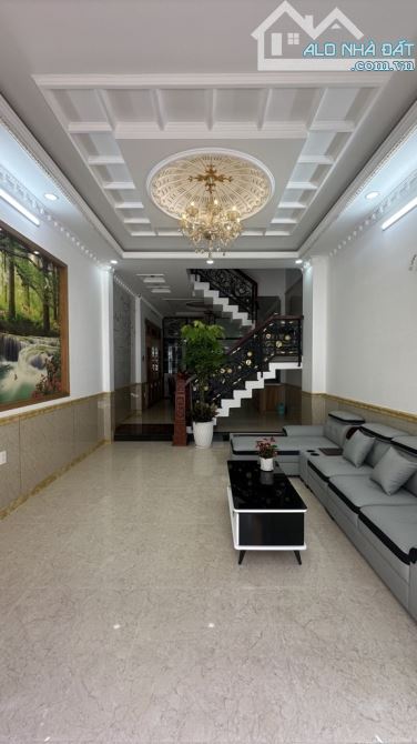 CẦN BÁN - CĂN NHÀ 4 TẦNG Đ.TÂN CHÁNH HIỆP (TCH) - SHR, DT 52M2 (4.3x12) - 5.9TY - 1