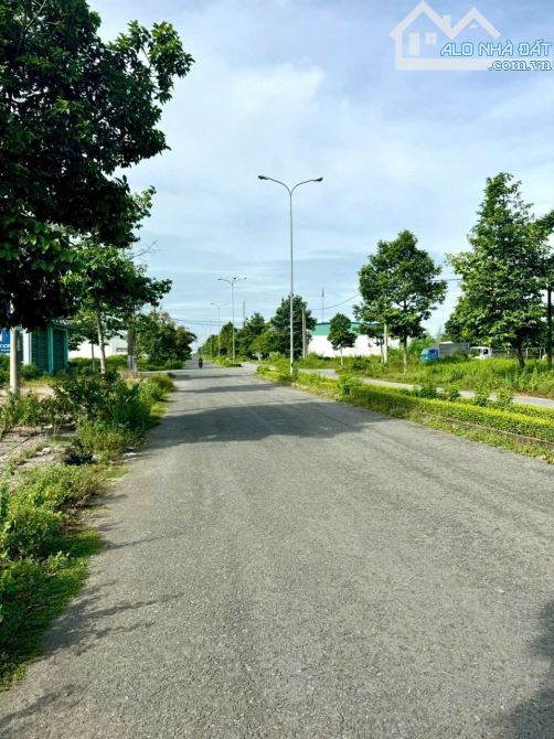 E cần chuyển nhượng lại khu đất như hình quý khách hàng có nhu cầu liên hệ e thành - 1