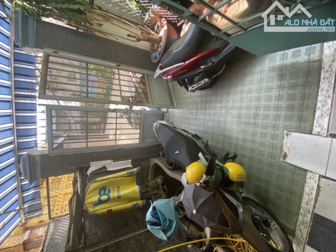NHỈNH 8TY NHÀ BA TẦNG KIÊN CỐ XE HƠI NGỦ TRONG NHÀ TRUNG TÂM QUẬN 5 - 1