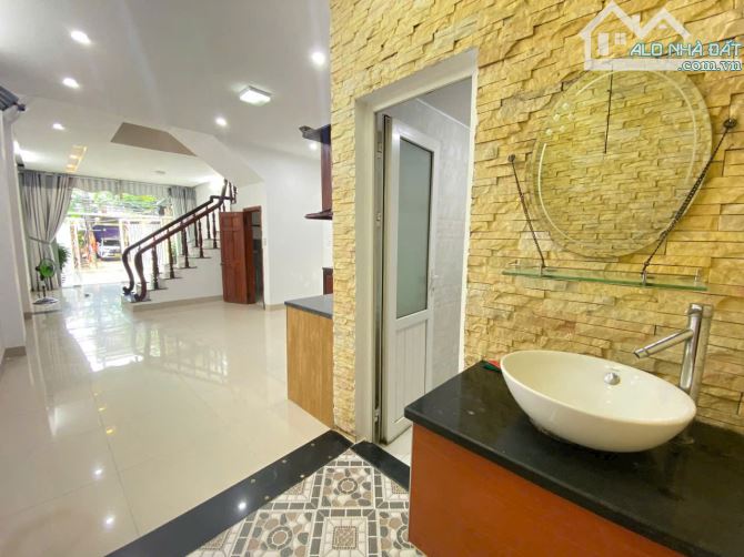 BÁN NHÀ MẶT TIỀN 3 TẦNG ĐÚC LÊN SỐ NHÀ 23 HOÀ MINH 16 - 1