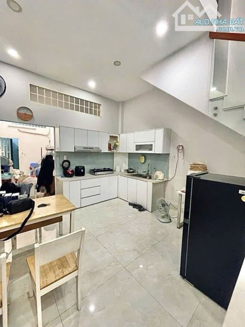 Bán nhà Hương Viên 30m2 nhà đẹp nội thất xịn vài bước ra ô tô gần hồ 8.3 tỷ - 1