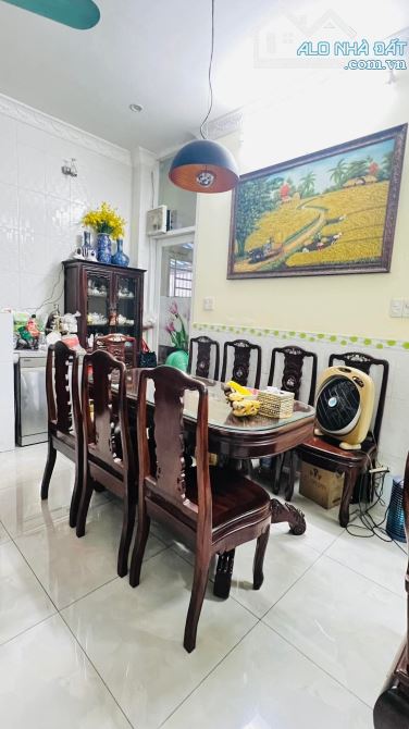 Bán nhà Quận 10, 4 tầng, ngang nở hậu hơn 5.1m,chỉ 9.x tỷ - 1